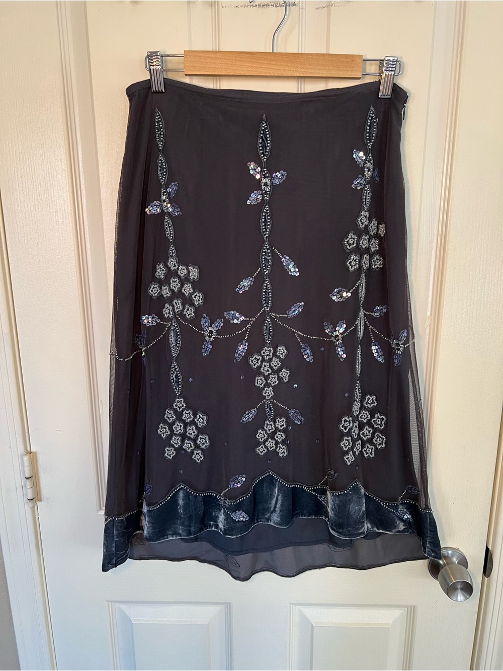 Anthropologie Lithe Beaded Sequin Tulle Midi Skirt Gray Floral Velvet Hem